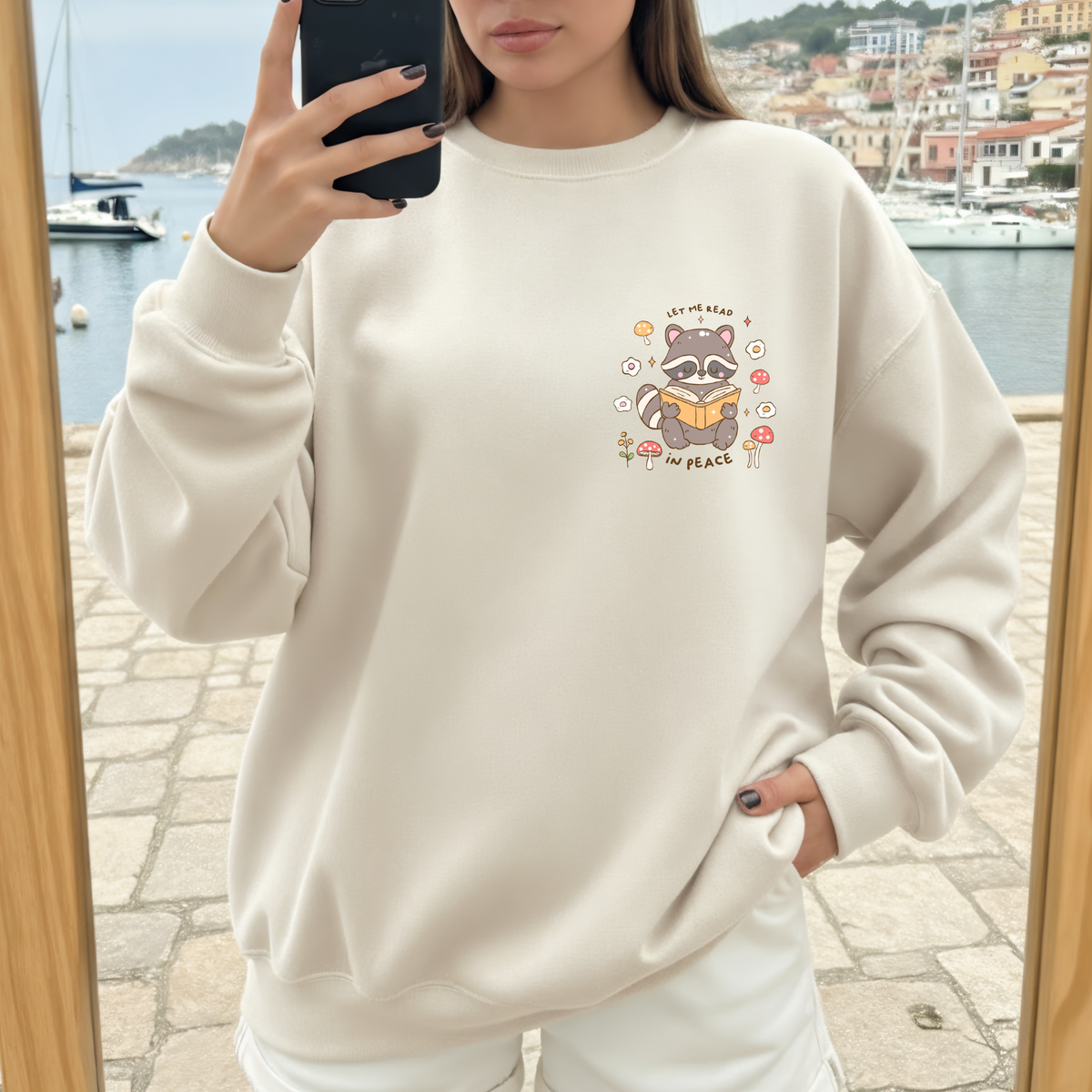 RACCOON READING Beige Sweatshirt